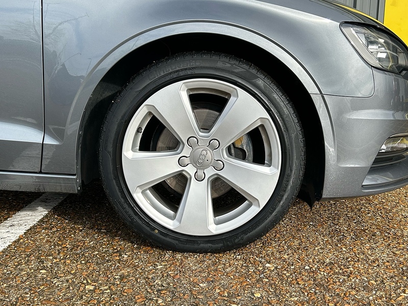 Audi 1.6 TDI Sport Saloon 4dr Diesel S Tronic Euro 6 (s/s) (Nav) (110 ps)