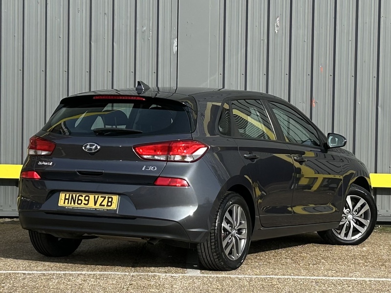 Hyundai CRDi SE Nav Hatchback 1.6 Automatic Diesel