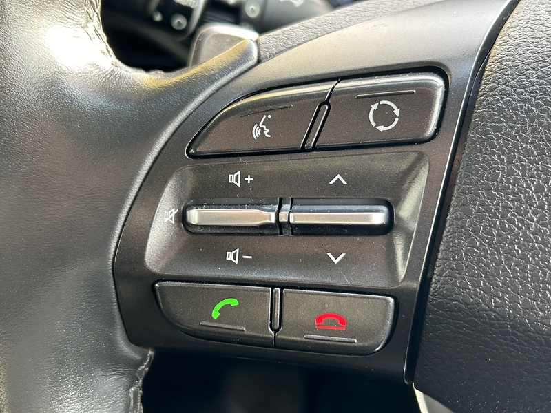 Hyundai CRDi SE Nav Hatchback 1.6 Automatic Diesel