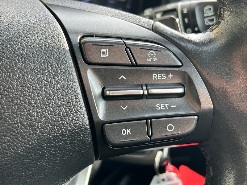 Hyundai CRDi SE Nav Hatchback 1.6 Automatic Diesel