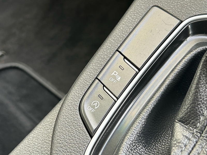 Hyundai CRDi SE Nav Hatchback 1.6 Automatic Diesel