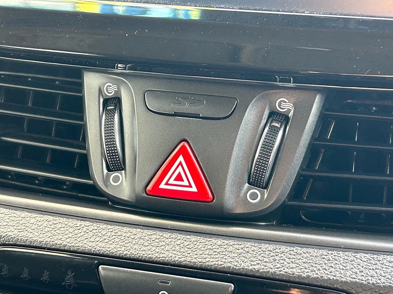 Hyundai CRDi SE Nav Hatchback 1.6 Automatic Diesel