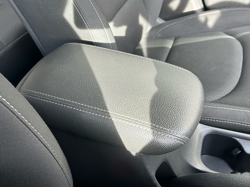 Hyundai CRDi SE Nav Hatchback 1.6 Automatic Diesel