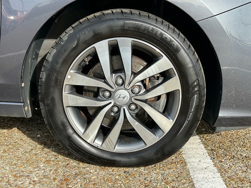 Hyundai CRDi SE Nav Hatchback 1.6 Automatic Diesel