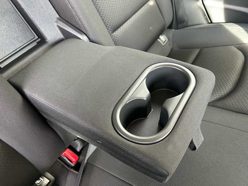 Hyundai CRDi SE Nav Hatchback 1.6 Automatic Diesel