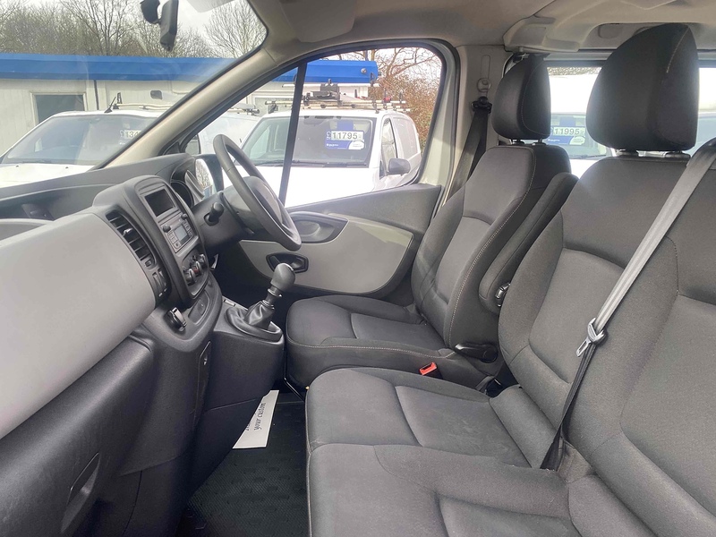 Renault dCi 27 Business Minibus 1.6 Manual Diesel