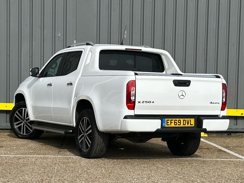 Mercedes-Benz CDI Progressive Pickup 2.3 Automatic Diesel