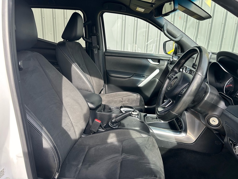 Mercedes-Benz CDI Progressive Pickup 2.3 Automatic Diesel