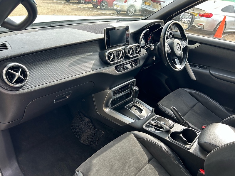 Mercedes-Benz CDI Progressive Pickup 2.3 Automatic Diesel