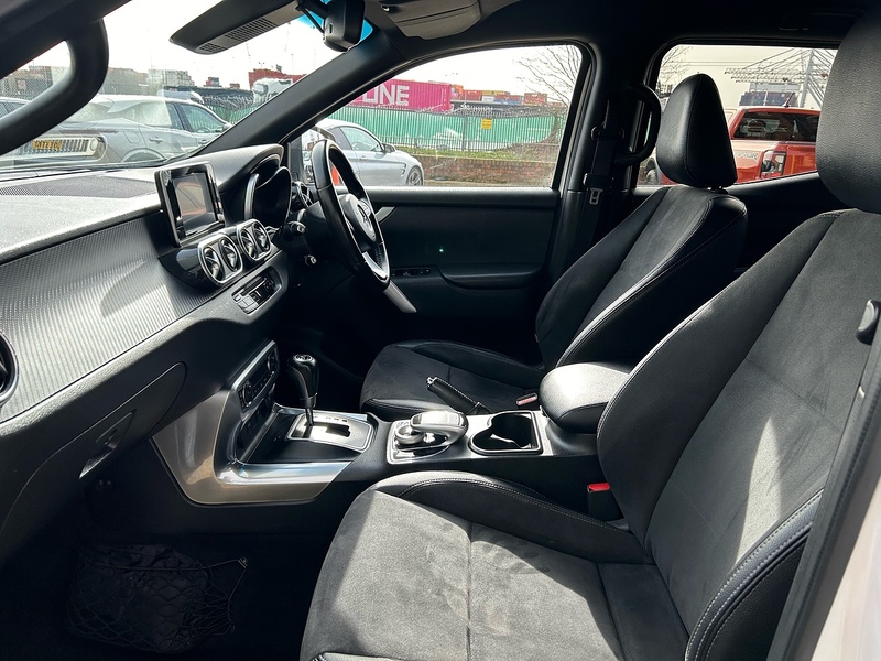 Mercedes-Benz CDI Progressive Pickup 2.3 Automatic Diesel