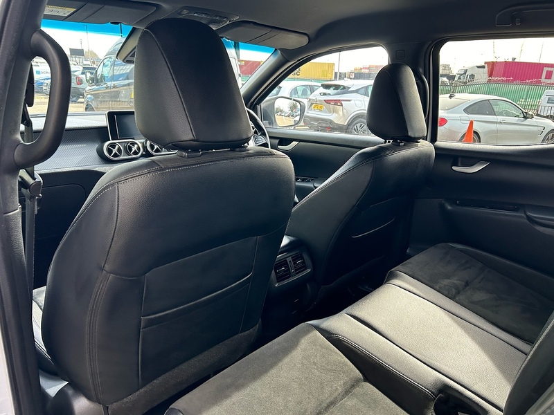 Mercedes-Benz CDI Progressive Pickup 2.3 Automatic Diesel