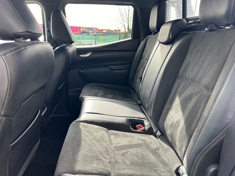 Mercedes-Benz CDI Progressive Pickup 2.3 Automatic Diesel