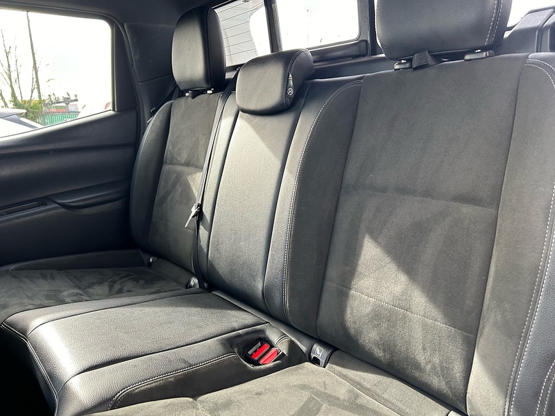 Mercedes-Benz CDI Progressive Pickup 2.3 Automatic Diesel