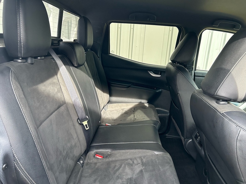 Mercedes-Benz CDI Progressive Pickup 2.3 Automatic Diesel