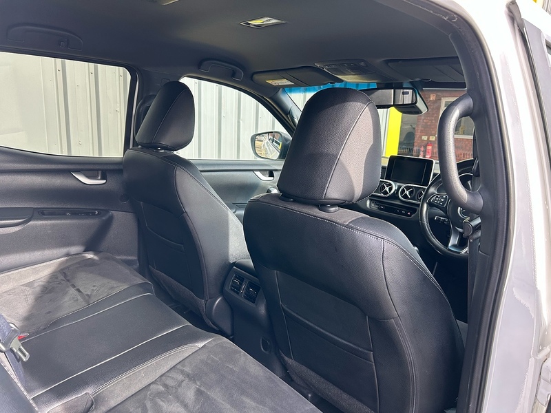 Mercedes-Benz CDI Progressive Pickup 2.3 Automatic Diesel