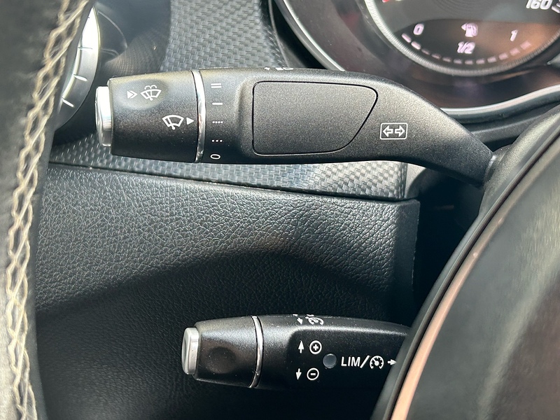 Mercedes-Benz CDI Progressive Pickup 2.3 Automatic Diesel