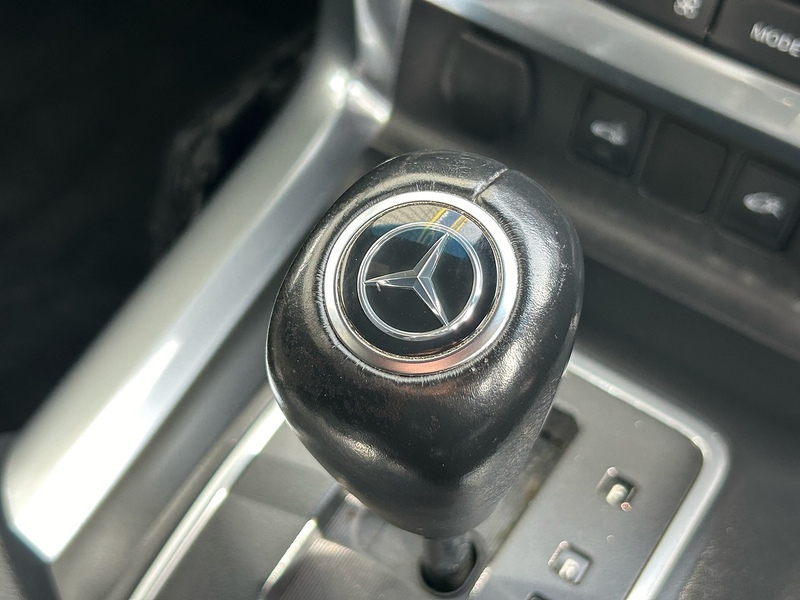 Mercedes-Benz CDI Progressive Pickup 2.3 Automatic Diesel