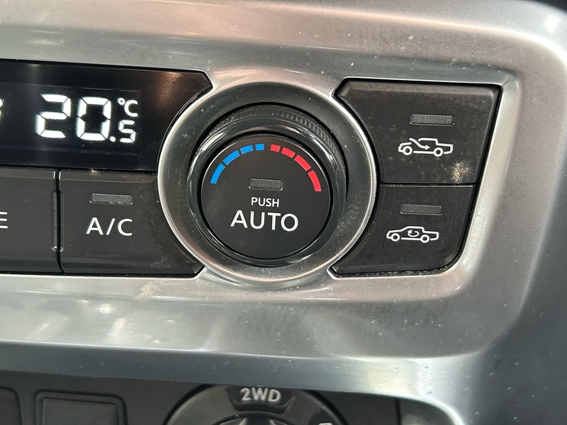 Mercedes-Benz CDI Progressive Pickup 2.3 Automatic Diesel