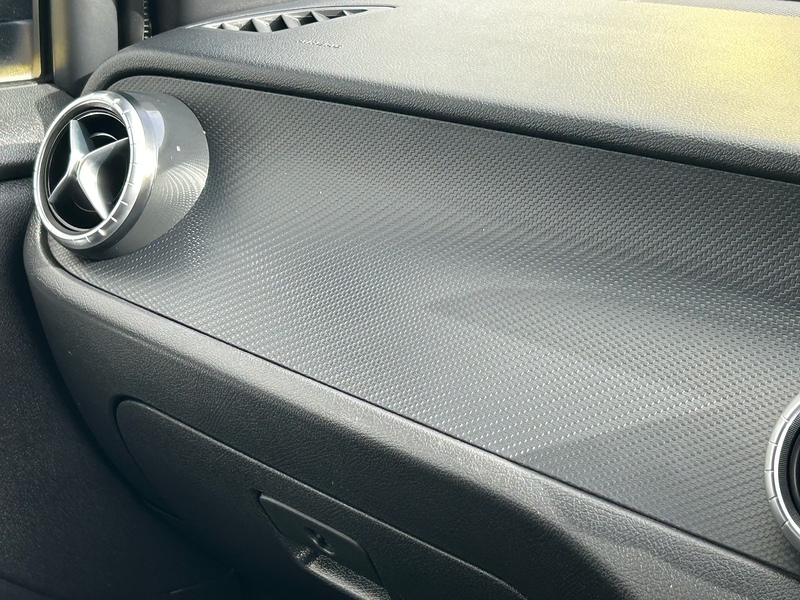 Mercedes-Benz CDI Progressive Pickup 2.3 Automatic Diesel