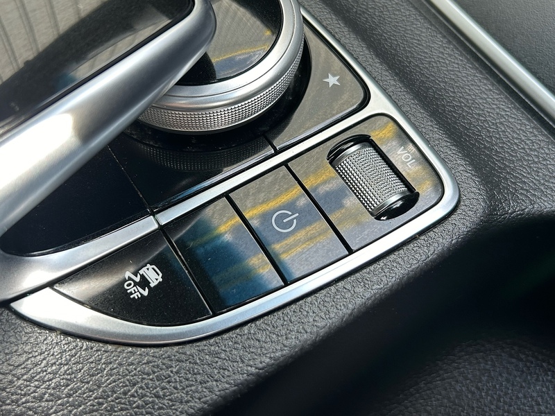 Mercedes-Benz CDI Progressive Pickup 2.3 Automatic Diesel