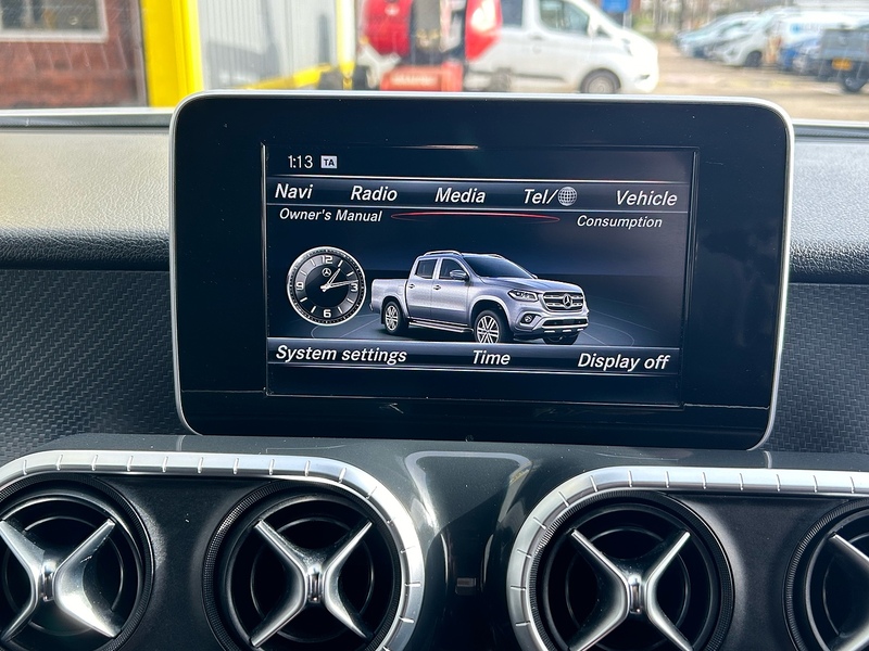 Mercedes-Benz CDI Progressive Pickup 2.3 Automatic Diesel