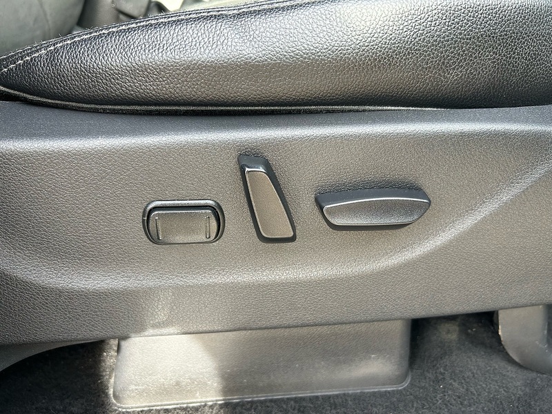 Mercedes-Benz CDI Progressive Pickup 2.3 Automatic Diesel