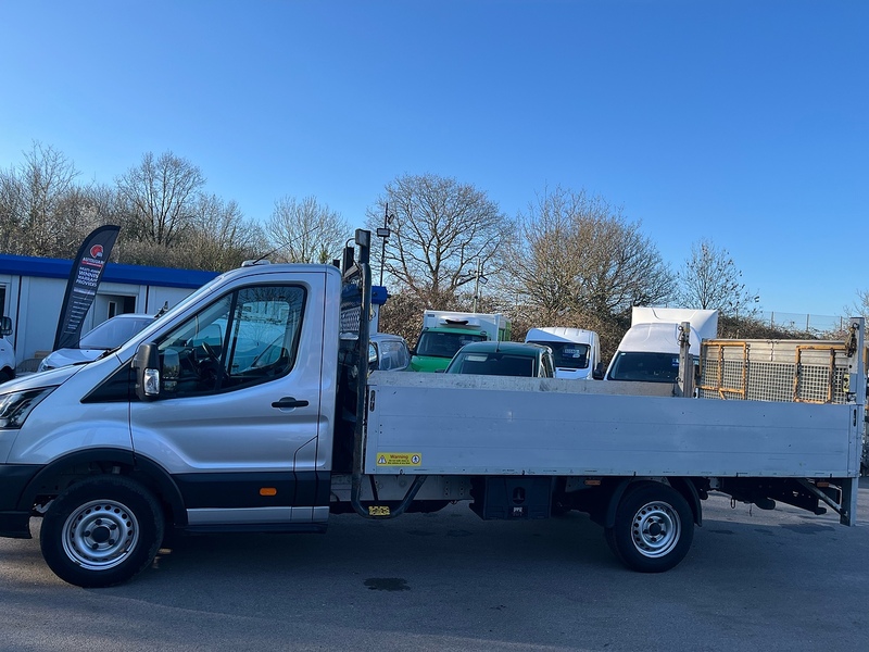 Ford 2.0 350 EcoBlue HD Leader Chassis Cab 2dr Diesel Manual RWD L4 Euro 6 (s/s) (DRW) (130 ps)