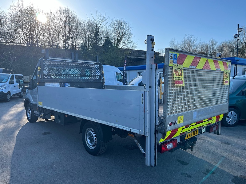 Ford 2.0 350 EcoBlue HD Leader Chassis Cab 2dr Diesel Manual RWD L4 Euro 6 (s/s) (DRW) (130 ps)