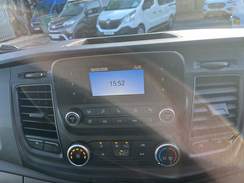 Ford 2.0 350 EcoBlue HD Leader Chassis Cab 2dr Diesel Manual RWD L4 Euro 6 (s/s) (DRW) (130 ps)