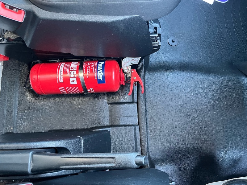 Ford 2.0 350 EcoBlue HD Leader Chassis Cab 2dr Diesel Manual RWD L4 Euro 6 (s/s) (DRW) (130 ps)