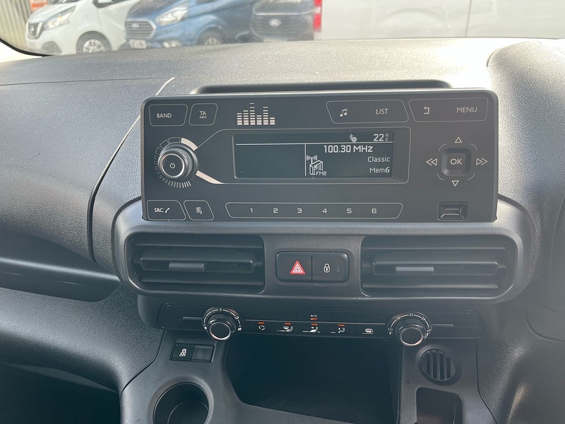 Vauxhall 1.5 Turbo D 2300 Sportive Panel Van 4dr Diesel Manual L2 H1 Euro 6 (s/s) (100 ps)