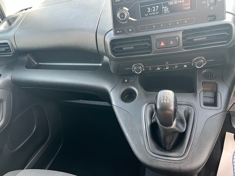 Vauxhall 1.5 Turbo D 2300 Sportive Panel Van 4dr Diesel Manual L2 H1 Euro 6 (s/s) (100 ps)