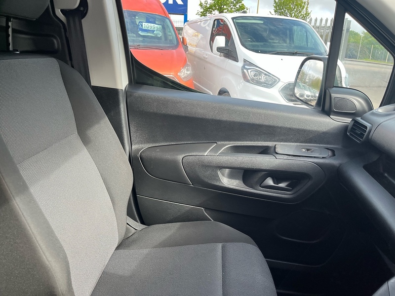 Vauxhall 1.5 Turbo D 2300 Sportive Panel Van 4dr Diesel Manual L2 H1 Euro 6 (s/s) (100 ps)
