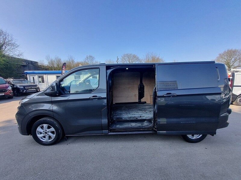 Ford 2.0 280 EcoBlue Limited Panel Van 5dr Diesel Manual L2 H1 Euro 6 (s/s) (136 ps)