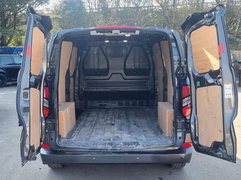 Ford 2.0 280 EcoBlue Limited Panel Van 5dr Diesel Manual L2 H1 Euro 6 (s/s) (136 ps)