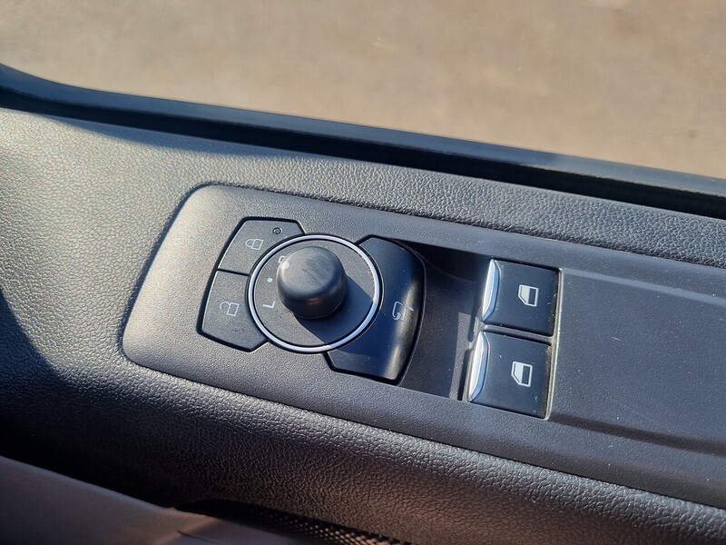 Ford 2.0 280 EcoBlue Limited Panel Van 5dr Diesel Manual L2 H1 Euro 6 (s/s) (136 ps)