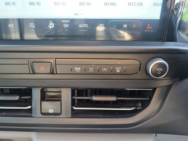 Ford 2.0 280 EcoBlue Limited Panel Van 5dr Diesel Manual L2 H1 Euro 6 (s/s) (136 ps)