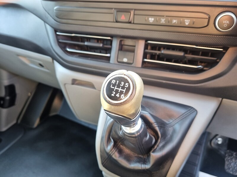 Ford 2.0 280 EcoBlue Limited Panel Van 5dr Diesel Manual L2 H1 Euro 6 (s/s) (136 ps)