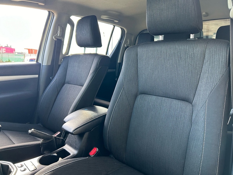 Toyota 2.4 D-4D Icon Pickup Double Cab 4dr Diesel Manual 4WD Euro 6 (s/s) (150 ps)