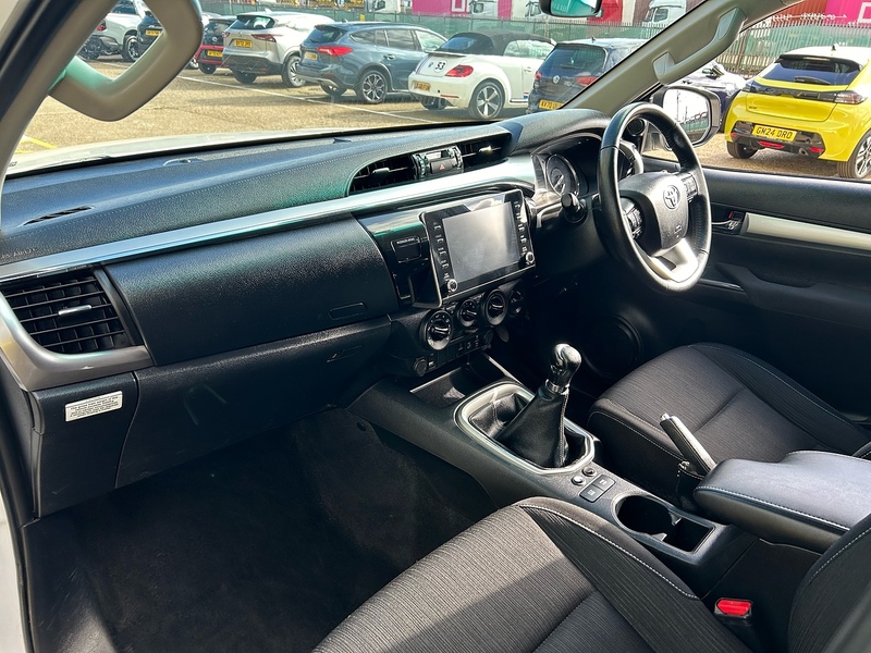 Toyota 2.4 D-4D Icon Pickup Double Cab 4dr Diesel Manual 4WD Euro 6 (s/s) (150 ps)