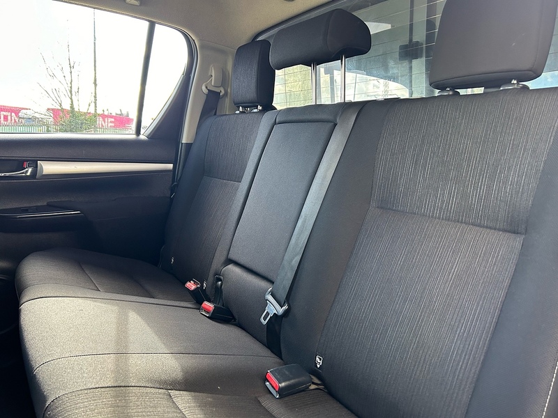 Toyota 2.4 D-4D Icon Pickup Double Cab 4dr Diesel Manual 4WD Euro 6 (s/s) (150 ps)