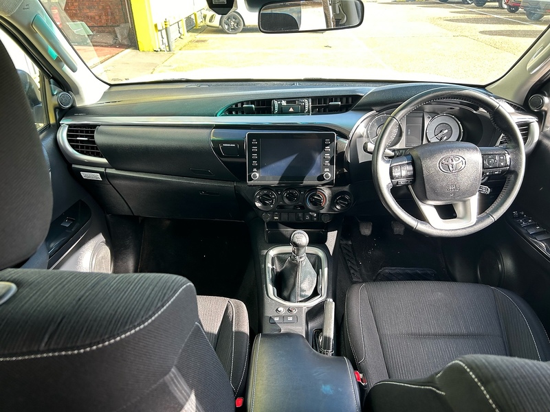 Toyota 2.4 D-4D Icon Pickup Double Cab 4dr Diesel Manual 4WD Euro 6 (s/s) (150 ps)