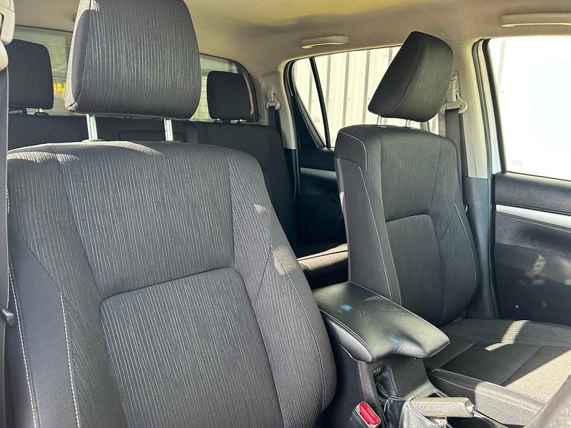 Toyota 2.4 D-4D Icon Pickup Double Cab 4dr Diesel Manual 4WD Euro 6 (s/s) (150 ps)