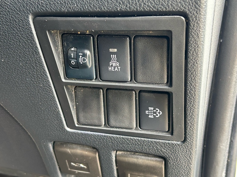 Toyota 2.4 D-4D Icon Pickup Double Cab 4dr Diesel Manual 4WD Euro 6 (s/s) (150 ps)