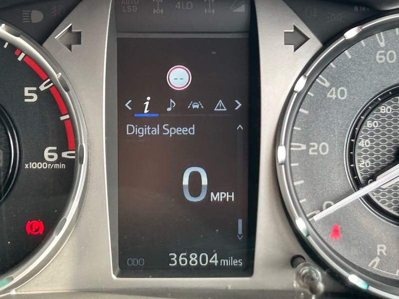 Toyota 2.4 D-4D Icon Pickup Double Cab 4dr Diesel Manual 4WD Euro 6 (s/s) (150 ps)