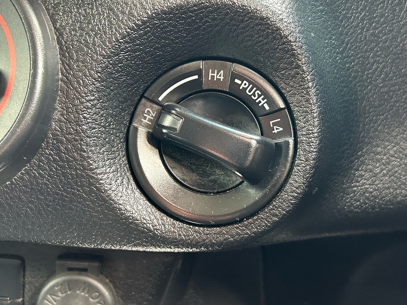 Toyota 2.4 D-4D Icon Pickup Double Cab 4dr Diesel Manual 4WD Euro 6 (s/s) (150 ps)