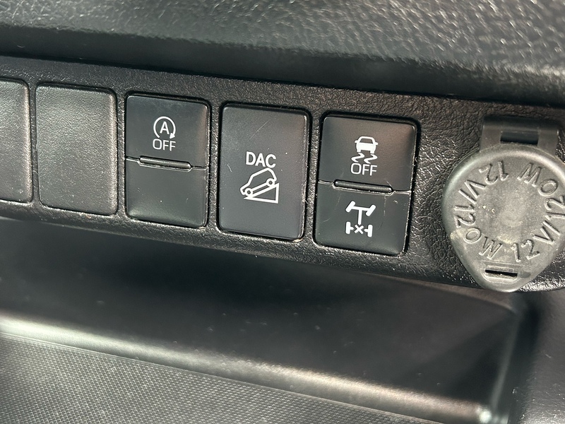 Toyota 2.4 D-4D Icon Pickup Double Cab 4dr Diesel Manual 4WD Euro 6 (s/s) (150 ps)