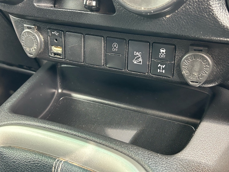 Toyota 2.4 D-4D Icon Pickup Double Cab 4dr Diesel Manual 4WD Euro 6 (s/s) (150 ps)