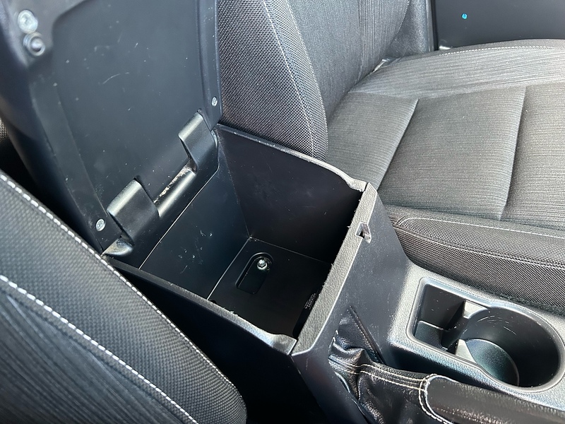 Toyota 2.4 D-4D Icon Pickup Double Cab 4dr Diesel Manual 4WD Euro 6 (s/s) (150 ps)