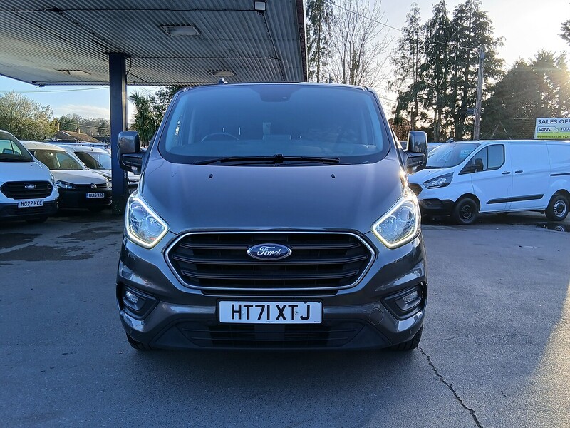 Ford 2.0 320 EcoBlue Limited Crew Van Double Cab 5dr Diesel Manual L2 H1 Euro 6 (s/s) (6 Seat) (130 ps)